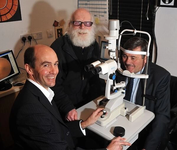 MP Bob Ainsworth visits Coventry Local Optical committee about eye treatment concerns
