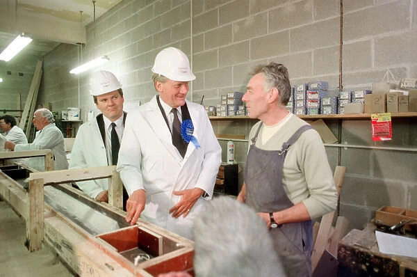 MP Michael Heseltine visiting Bootle, Merseyside. 13th May 1990