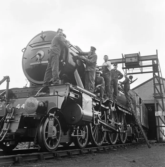 Framed Print : Mr Alan Pegler and his crew of volunteers pictured cleaning The Flying Scotsman Engine Framed Print : Mr Alan Pegler and his crew of volunteers pictured cleaning The Flying Scotsman Engine
