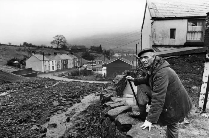Framed Print : Mr Cyril Owens who lives in Bwllfa Cottages, Gelli, pictured in the garden of his home Framed Print : Mr Cyril Owens who lives in Bwllfa Cottages, Gelli, pictured in the garden of his home