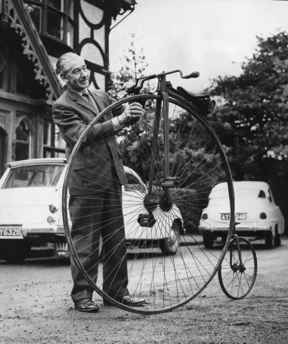 Framed Print : Mr Frederick Witts with his penny farthing bicycle at his home in Bryncoch, Neath, Wales Framed Print : Mr Frederick Witts with his penny farthing bicycle at his home in Bryncoch, Neath, Wales