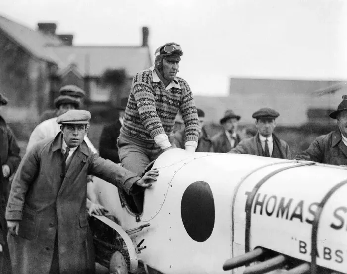 Framed Print : Mr J G P Thomas in his Thomas Special 400h. p car on Pendine Sands in South Wales