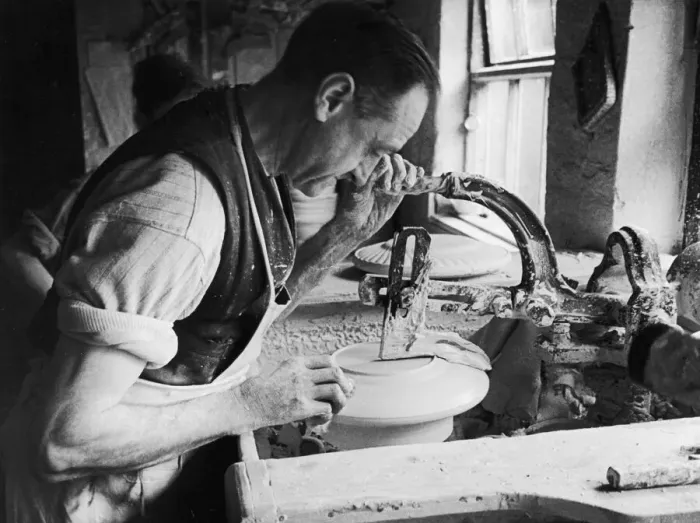 Framed Print : Mr Joseph Moss, a worker at the Minton China Works in Stoke On Trent Framed Print : Mr Joseph Moss, a worker at the Minton China Works in Stoke On Trent