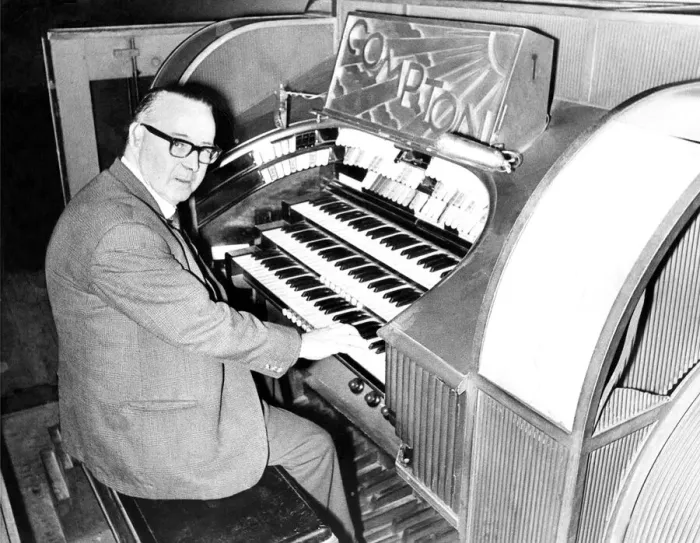 Framed Print : Mr. Wilf Donnelly of the Theatre Organ Club seated at the organ of the Odeon Framed Print : Mr. Wilf Donnelly of the Theatre Organ Club seated at the organ of the Odeon