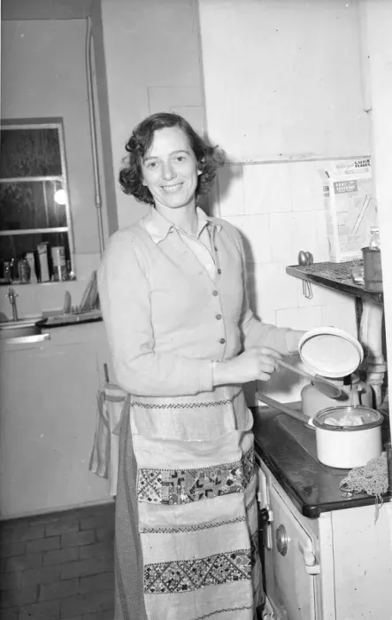 Framed Print : Mrs Ann Burns seen here at her Farnborough cottage who risk her life forty times during Framed Print : Mrs Ann Burns seen here at her Farnborough cottage who risk her life forty times during