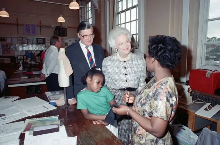 Framed Print : Mrs Barbara Bush, wife of the President of the USA, visits the Strand Adult Education Framed Print : Mrs Barbara Bush, wife of the President of the USA, visits the Strand Adult Education