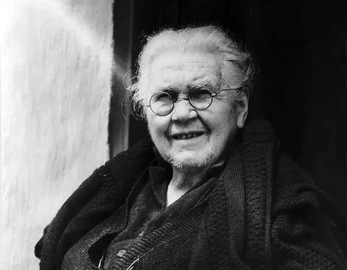 Framed Print : Mrs Brigid McNulty is 77 years old circa 1940 Framed Print : Mrs Brigid McNulty is 77 years old circa 1940