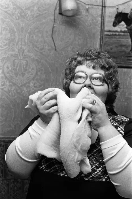 Framed Print : Mrs Kathleen Blackburn of Cowling, Yorkshire, is pictured as she prepares to tackle Framed Print : Mrs Kathleen Blackburn of Cowling, Yorkshire, is pictured as she prepares to tackle
