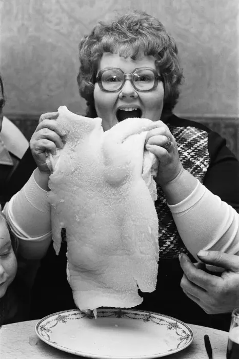 Framed Print : Mrs Kathleen Blackburn of Cowling, Yorkshire, is pictured as she prepares to tackle Framed Print : Mrs Kathleen Blackburn of Cowling, Yorkshire, is pictured as she prepares to tackle