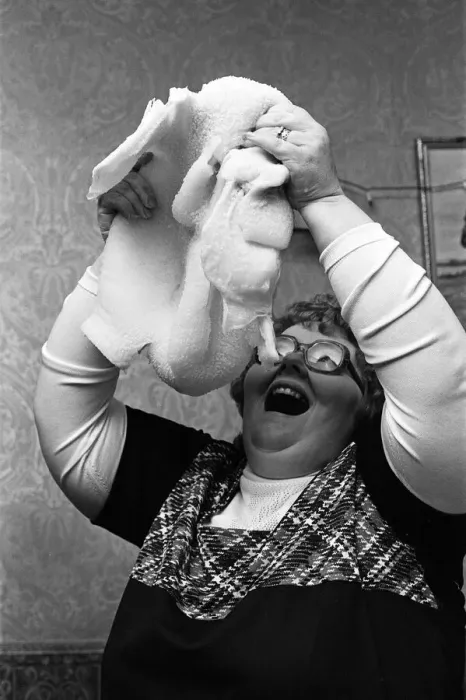 Framed Print : Mrs Kathleen Blackburn of Cowling, Yorkshire, is pictured as she prepares to tackle Framed Print : Mrs Kathleen Blackburn of Cowling, Yorkshire, is pictured as she prepares to tackle