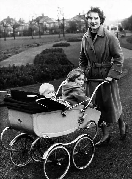 Mrs M Coleman, of Gosforth, with her daughters Sally and Gillian on 23rd October 1961