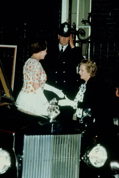 Framed Print : Mrs Margaret Thatcher greets Queen Elizabeth II on her arrival at 10 Downing Street to Framed Print : Mrs Margaret Thatcher greets Queen Elizabeth II on her arrival at 10 Downing Street to
