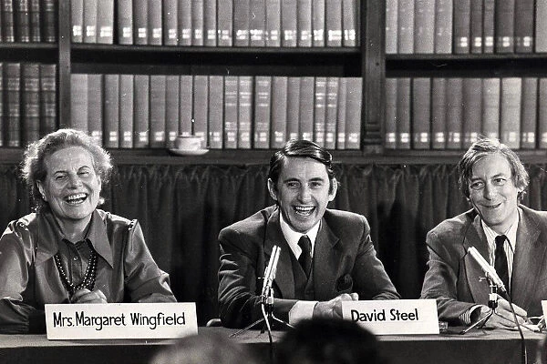 MRS. MARGARET WINGFIELD AND DAVID STEELE AT LIBERAL PARTY PRESS CONFERENCE 27  /  09  /  1974