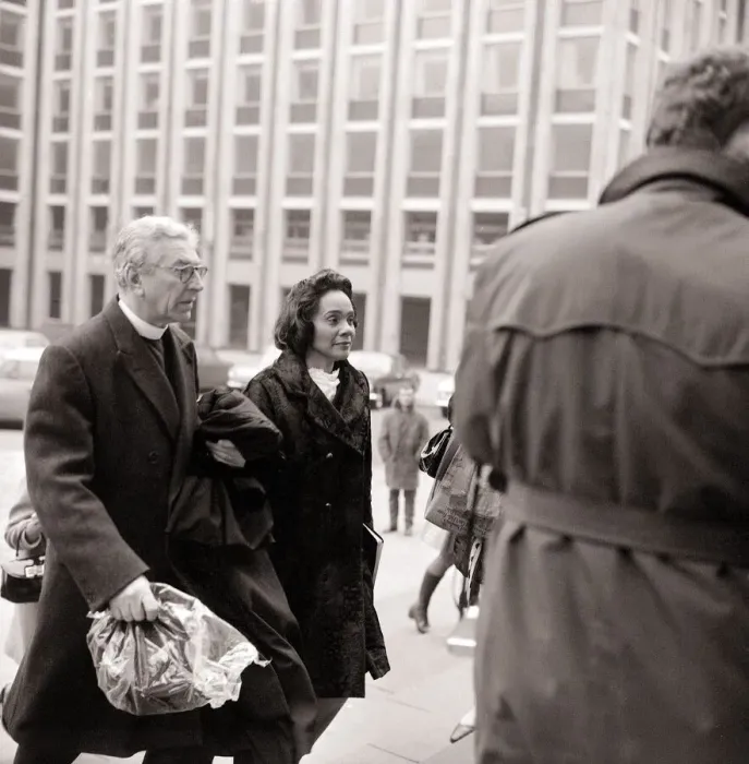 Framed Print : Mrs Martin Luther King March 1969 Arriving at Saint Paul