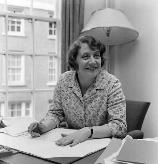 Framed Print : Mrs. Shirley Williams at her desk at the Ministry of Labour at St. James Square Framed Print : Mrs. Shirley Williams at her desk at the Ministry of Labour at St. James Square