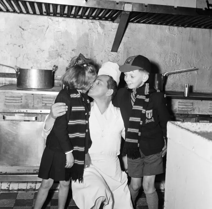 Framed Print : Mrs Sterry and her two children visit Mr Sterry, who works as an assistant crew cook