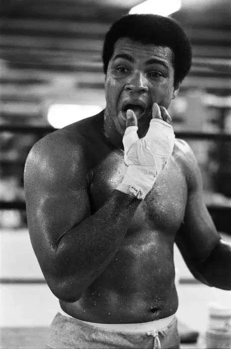 Framed Print : Muhammad Ali (Cassius Clay) training at his Pennsylvanian mountain retreat for his fight Framed Print : Muhammad Ali (Cassius Clay) training at his Pennsylvanian mountain retreat for his fight