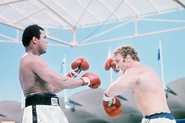 Muhammad Ali (Cassius Clay) v Joe Bugner. 1st July, 1975. Kuala Lumpur, Malaysia