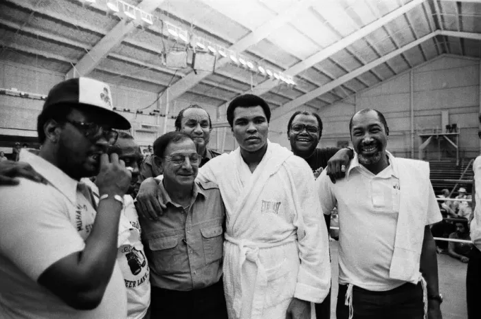 Framed Print : Muhammad Ali (centre) in his training camp with his team for his upcoming fight with Framed Print : Muhammad Ali (centre) in his training camp with his team for his upcoming fight with