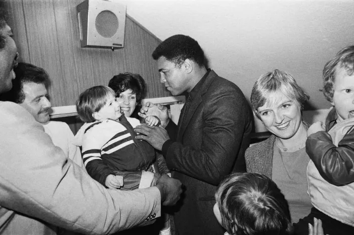 Framed Print : Muhammad Ali at Nuneaton. The boxing legend brought his own kind of magic to thrill Framed Print : Muhammad Ali at Nuneaton. The boxing legend brought his own kind of magic to thrill