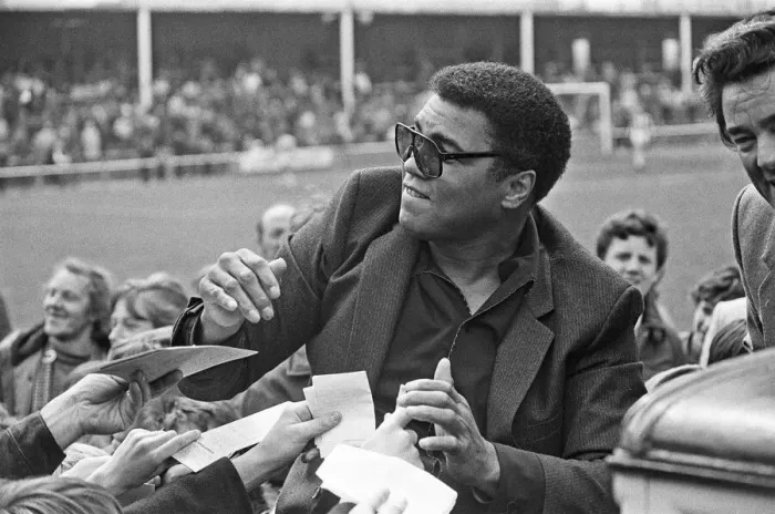 Framed Print : Muhammad Ali at Nuneaton. The boxing legend brought his own kind of magic to thrill Framed Print : Muhammad Ali at Nuneaton. The boxing legend brought his own kind of magic to thrill