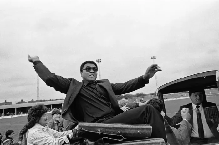 Framed Print : Muhammad Ali at Nuneaton. The boxing legend brought his own kind of magic to thrill Framed Print : Muhammad Ali at Nuneaton. The boxing legend brought his own kind of magic to thrill