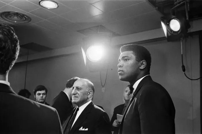 Framed Print : Muhammad Ali at a press conference ahead of his rematch with Henry Cooper on 21st May Framed Print : Muhammad Ali at a press conference ahead of his rematch with Henry Cooper on 21st May