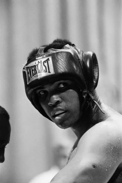Framed Print : Muhammad Ali training at Caesars Palace ahead of his non-title fight against Britain Framed Print : Muhammad Ali training at Caesars Palace ahead of his non-title fight against Britain