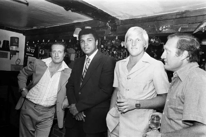 Framed Print : Muhammad Ali visiting Heckfield, Hampshire. Pictured in the New Inn pub Framed Print : Muhammad Ali visiting Heckfield, Hampshire. Pictured in the New Inn pub