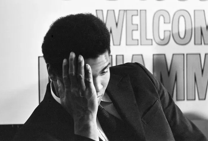 Framed Print : Muhammad Ali visits the co-op and Birmingham New Street railway station during his Framed Print : Muhammad Ali visits the co-op and Birmingham New Street railway station during his