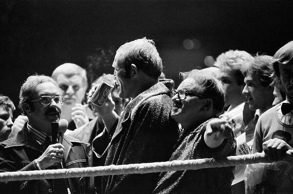 Muhammad Ali vs Richard Dunn at the Olympiahalle, Munich, Germany