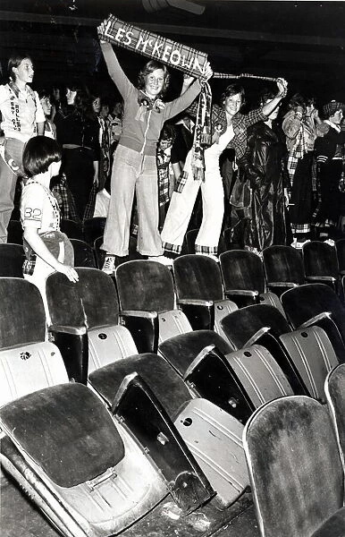 Music - Pop - Bay City Rollers - Loyal fans cheer the band behind some of the broken