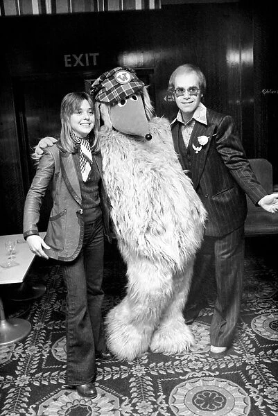 'Music week 1974'Awards Suzi Quatro 'Tomsk'and Elton John