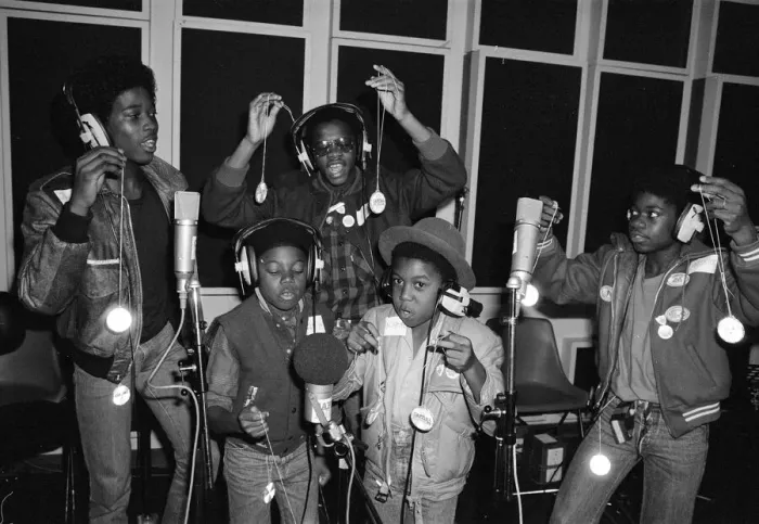Framed Print : Musical Youth, British Jamaican pop / reggae group, at Capital Radio studios in London Framed Print : Musical Youth, British Jamaican pop / reggae group, at Capital Radio studios in London