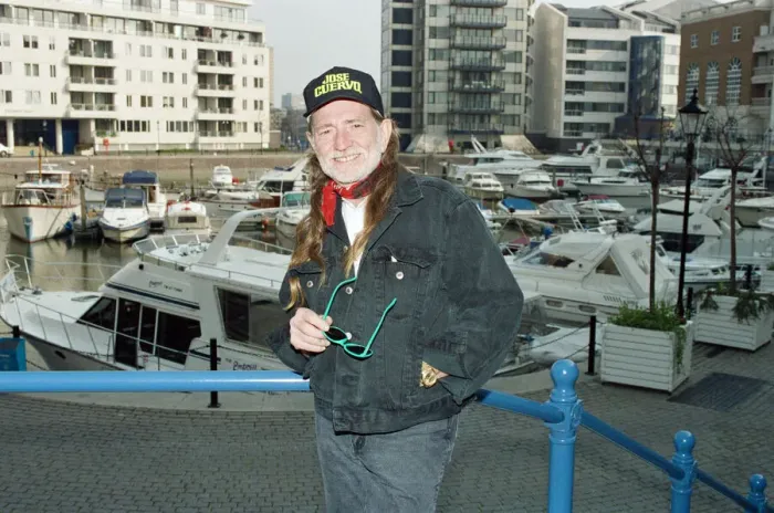 Framed Print : Musician Willie Nelson at Chelsea Harbour, London. 9th April 1992