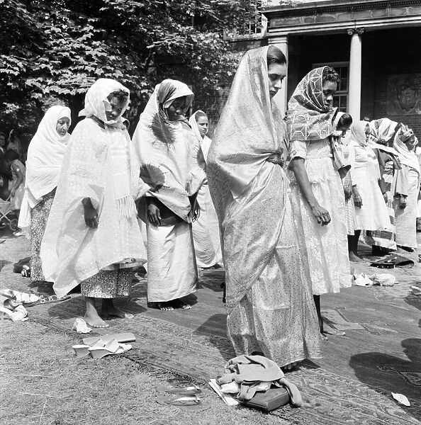 Muslim Religious Service. June 1960 M4300-001