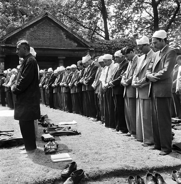 Muslim Religious Service. June 1960 M4300-020