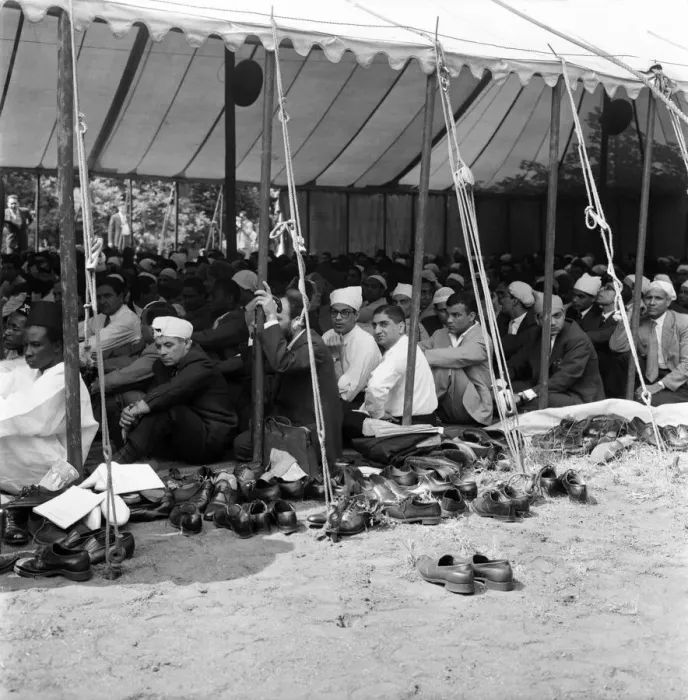 Framed Print : Muslim Religious Service. June 1960 M4300-025 Framed Print : Muslim Religious Service. June 1960 M4300-025