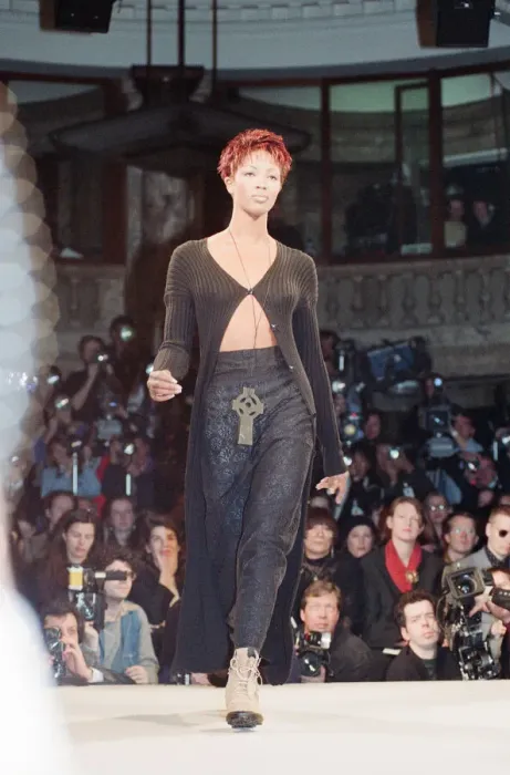 Framed Print : Naomi Campbell, models John Rocha at London Fashion Week 1993, 5th March 1993