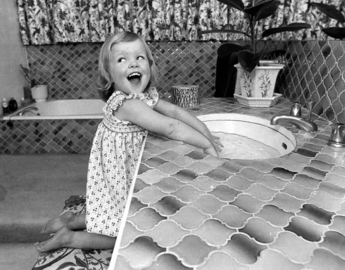 Framed Print : Natalie Hodges two years and four months from Old Couledon Surrey seen here learning to