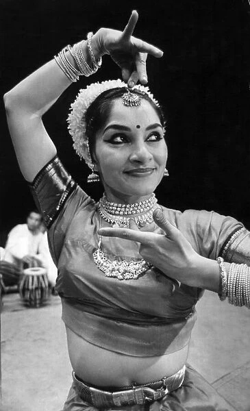 National Indian Dancing, Belly dancer 24  /  01  /  1967
