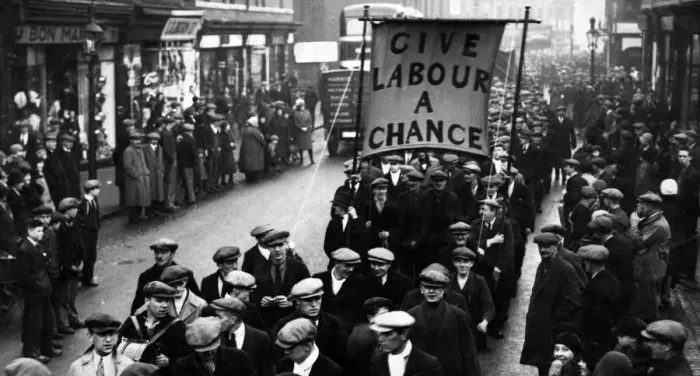 Framed Print : National Unemployed Workers Movement Hunger March. seen here levying Newcastle