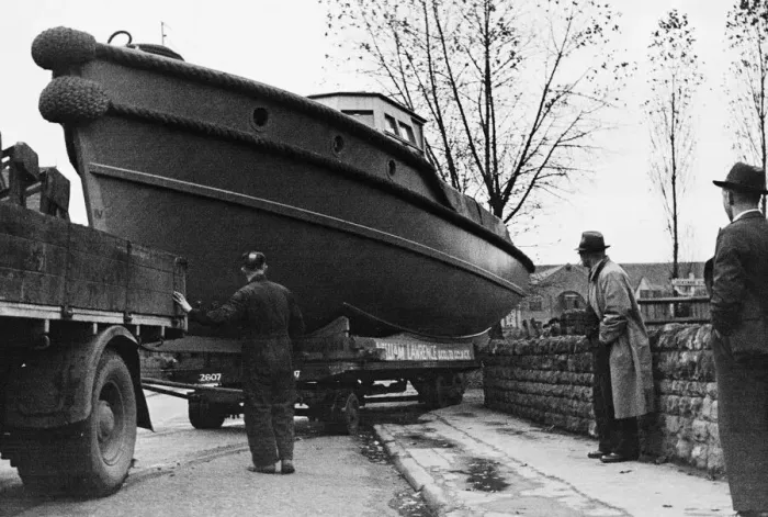 Framed Print : Naval liberty boats completed in a yard in Nottingham before its launch on the Trent Framed Print : Naval liberty boats completed in a yard in Nottingham before its launch on the Trent