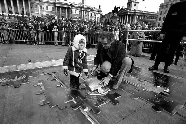 The NCH giant jig saw campaign in Trafalgar Square March 1975 75-1709-001