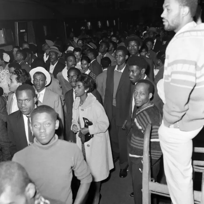 Framed Print : Nearly 1000 West Indian immigrants arrive in three boats trains at Waterloo Station