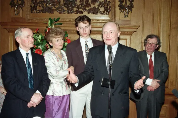 Framed Print : Neil and Glenys Kinnock celebrate their 26th wedding anniversary at Temple, London