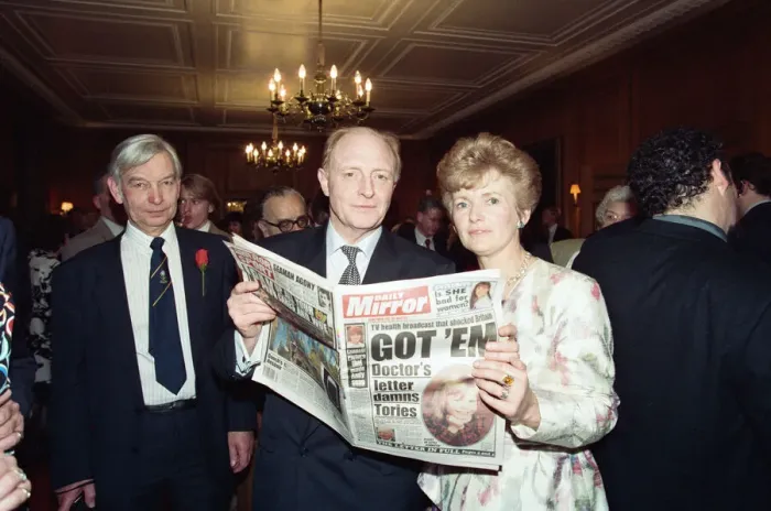 Framed Print : Neil and Glenys Kinnock celebrate their 26th wedding anniversary at Temple, London Framed Print : Neil and Glenys Kinnock celebrate their 26th wedding anniversary at Temple, London