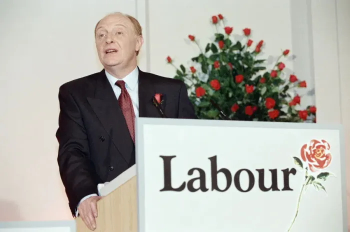 Framed Print : Neil Kinnock launches the Labour Party manifesto It Framed Print : Neil Kinnock launches the Labour Party manifesto It
