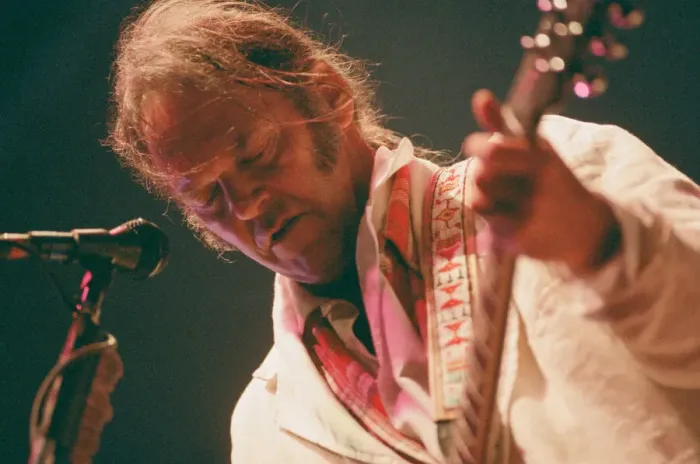 Framed Print : Neil Young performing at The Reading Festival, England, Sunday 27th August 1995 Framed Print : Neil Young performing at The Reading Festival, England, Sunday 27th August 1995