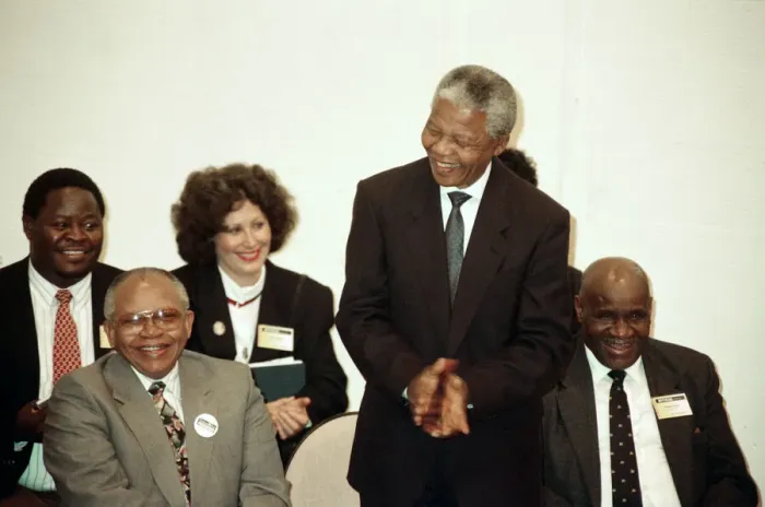 Framed Print : Nelson Mandela at the Hansdworth Leisure Centre in Handsworth, Birmingham